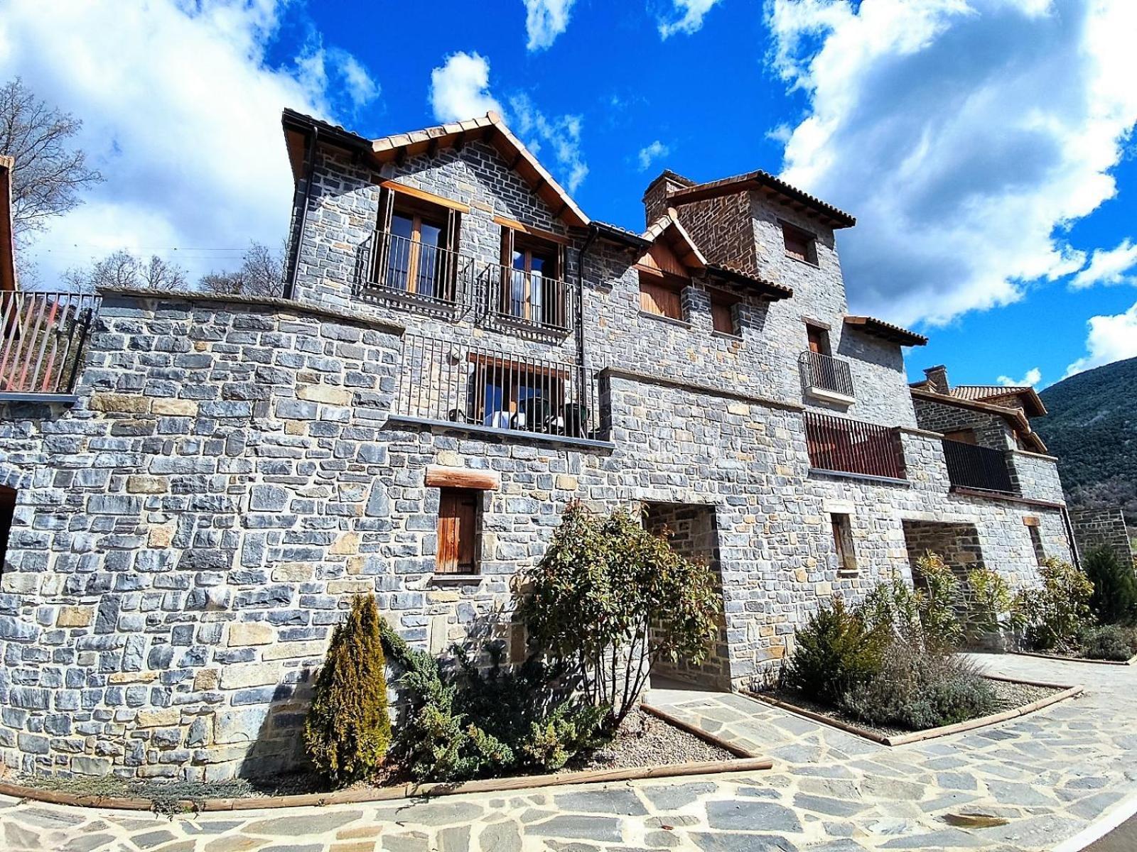 Casa Balcon De Pirineos - Biescas Apartment